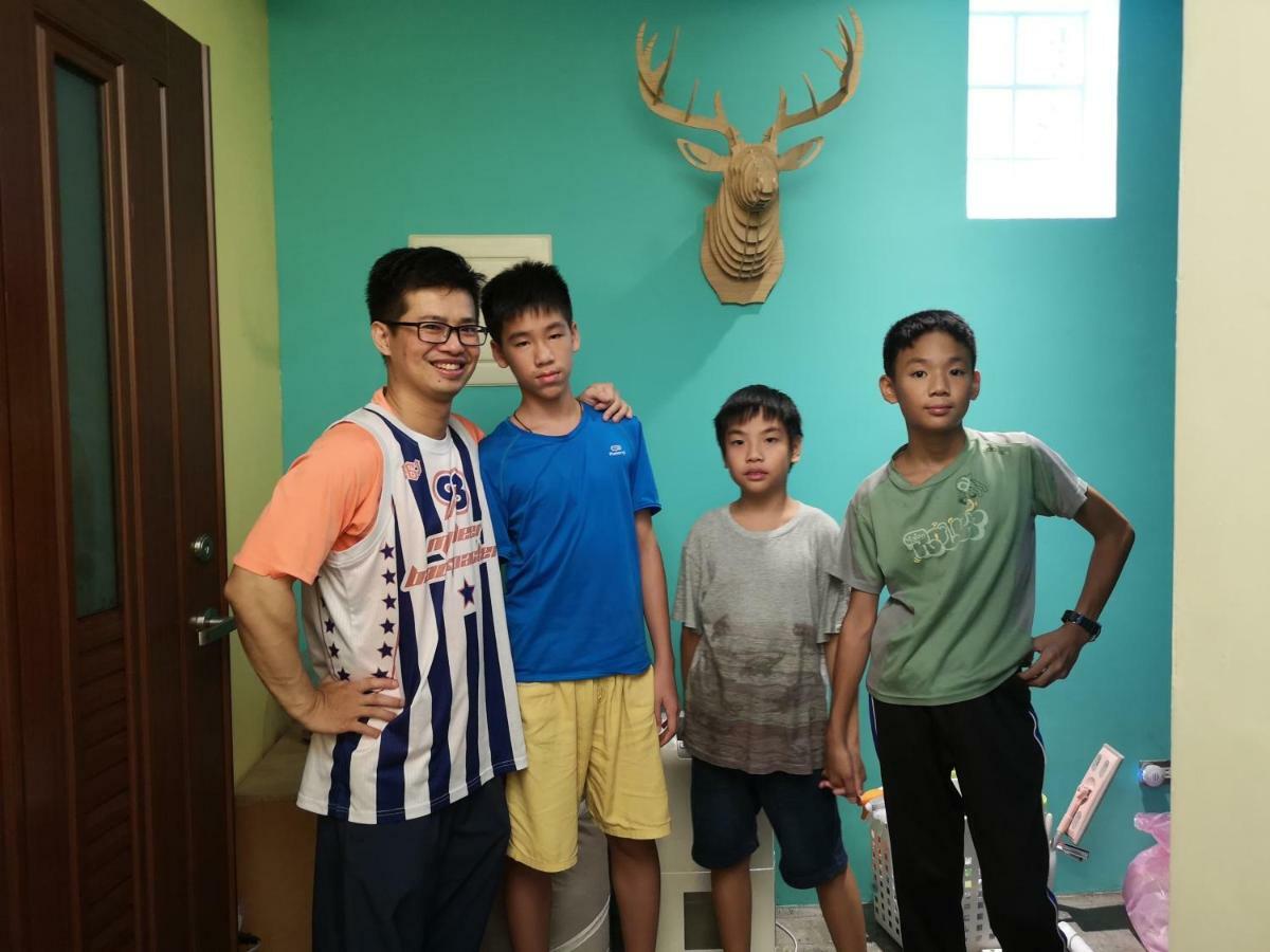 Mydeer Backpacker Hostel Tainan Exterior photo