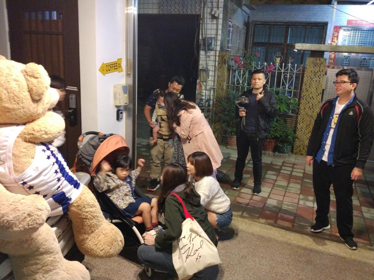 Mydeer Backpacker Hostel Tainan Exterior photo